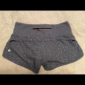 Lululemon size 6 running shorts